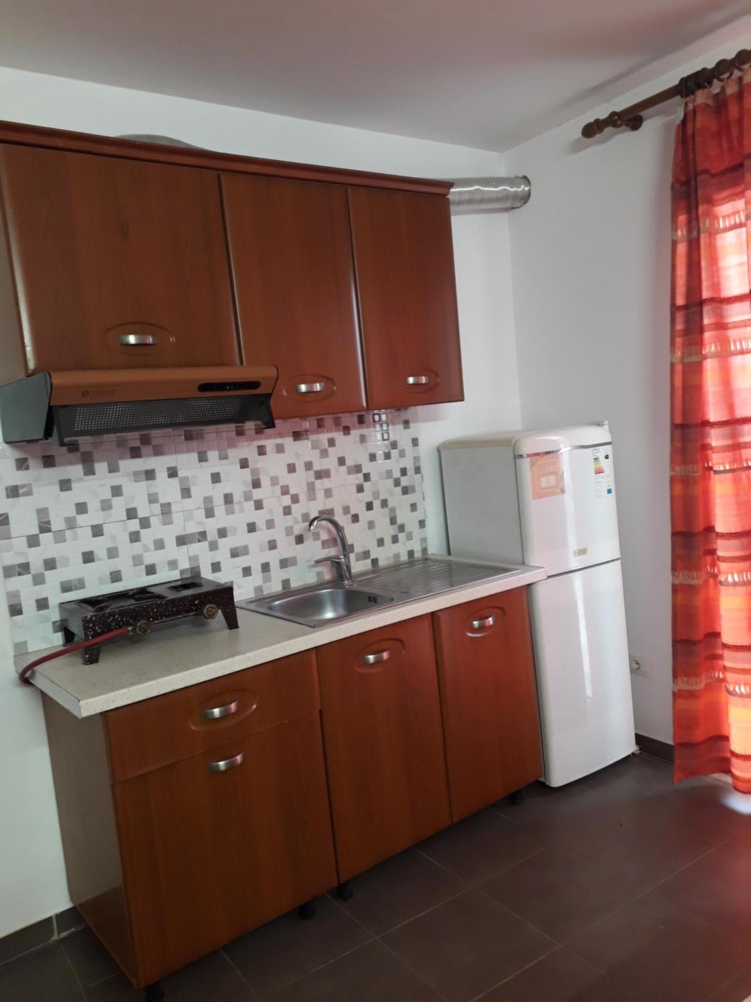 Rooms And Apartments Analipsi Shengjin Exterior photo