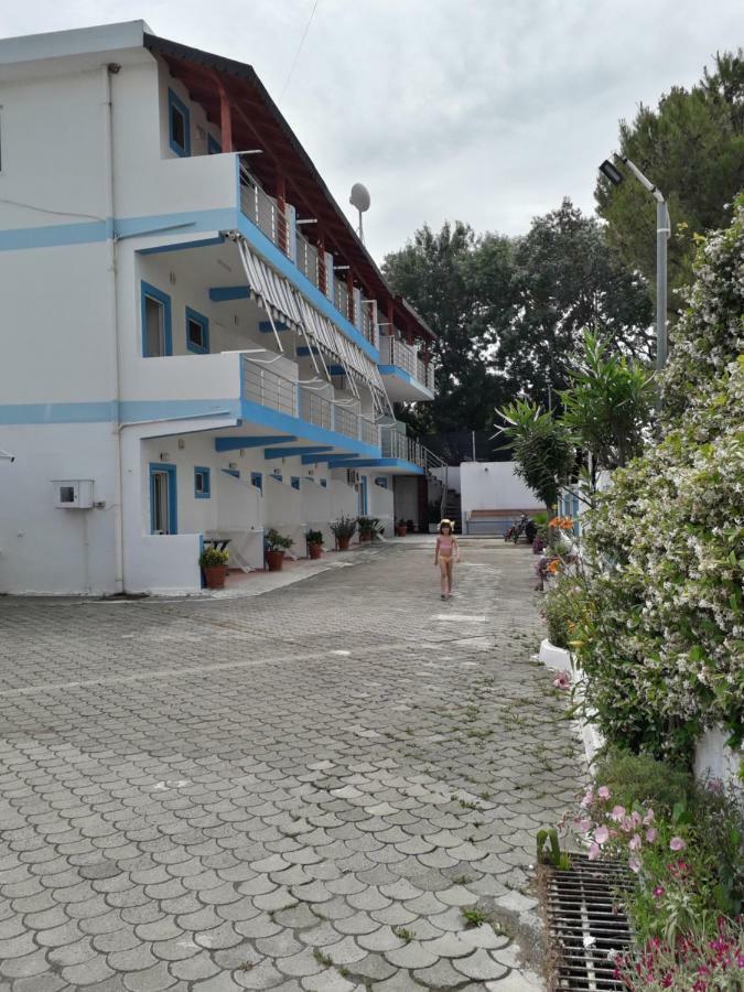 Rooms And Apartments Analipsi Shengjin Exterior photo