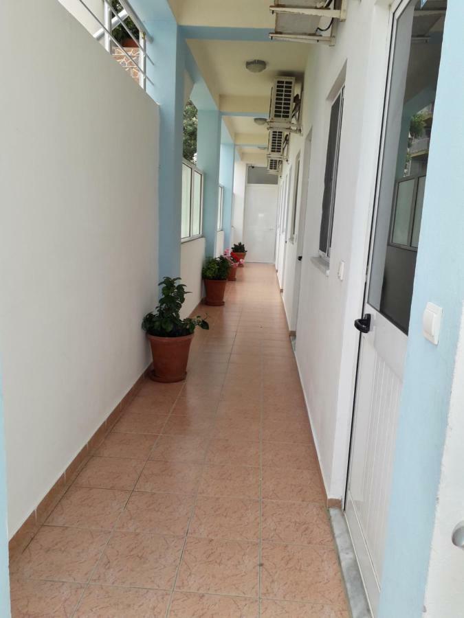 Rooms And Apartments Analipsi Shengjin Exterior photo